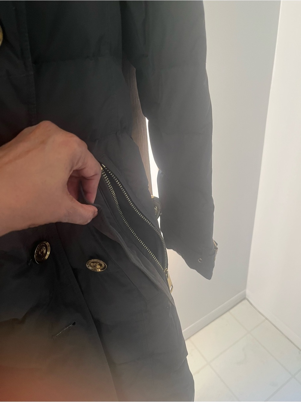 Burberry dark olive green Quilted Double-Breasted Coat with Gold Buttons - Picture 7 of 14